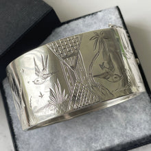 Carica l'immagine nel visualizzatore di Gallery, Victorian Aesthetic Engraved Silver Wide Cuff Bracelet, 1882 Hallmarks