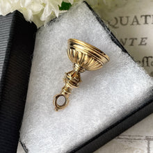 Carica l'immagine nel visualizzatore di Gallery, Antique 18ct Gold & Carnelian Intaglio Seal Fob with Coat of Arms