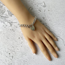 Carica l'immagine nel visualizzatore di Gallery, Vintage 1964 Sterling Silver Heart Padlock Curb Bracelet