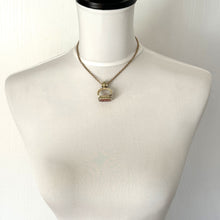 Cargar imagen en el visor de la galería, Georgian 18ct Gold Cased Horseshoe Intaglio Seal Fob