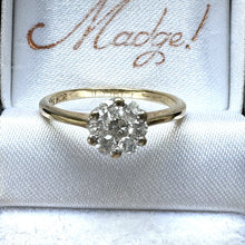Cargar imagen en el visor de la galería, Vintage 9ct Gold Diamond Cluster Daisy Ring