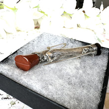 Carica l'immagine nel visualizzatore di Gallery, Rare Victorian Scottish Silver Kilt Pin - Stag Fetlock With Intaglio Seal