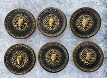 Charger l'image dans la galerie, Extremely Rare Set of 6 'Jumbo' (40mm) Georgian Livery Buttons – Authenticated by the V&A Museum, 1943