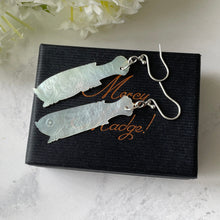 Carica l'immagine nel visualizzatore di Gallery, Antique Chinese Mother-Of-Pearl Gaming Counter Earrings