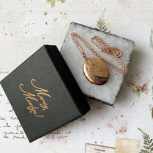 Lade das Bild in den Galerie-Viewer, Victorian Aesthetic Engraved 9ct Rose Gold Locket