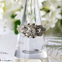 Carica l'immagine nel visualizzatore di Gallery, Vintage 18ct Gold & Diamond 1970s Retro Solitaire Ring