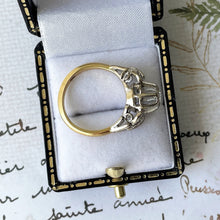 Lade das Bild in den Galerie-Viewer, Vintage 1970s 18ct Gold & Diamond Solitaire Statement Ring