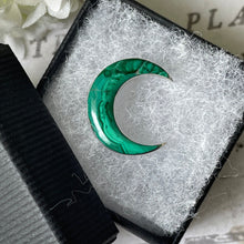 画像をギャラリービューアに読み込む, Victorian Scottish Malachite & Silver Crescent Moon Brooch. Small Antique "Honeymoon" Lapel/Tie/Cravat/Stock Pin. Scottish Pebble Jewelry