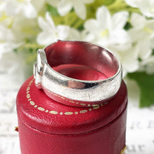 Charger l'image dans la galerie, Antique English Silver Wide Band Buckle Ring, 1901 Hallmarks