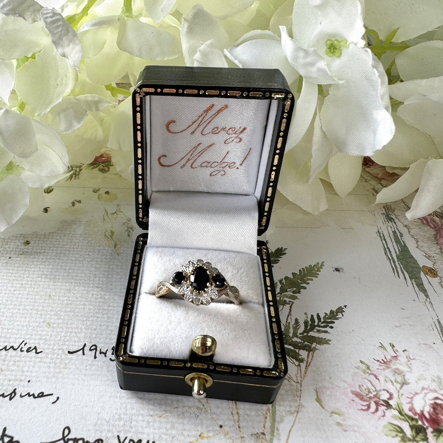 Vintage 1970's 9ct Gold Sapphire Diamond Daisy Flower Ring