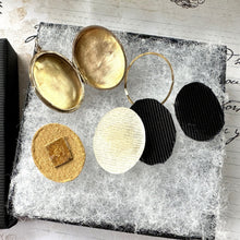 Lade das Bild in den Galerie-Viewer, Victorian Aesthetic Engraved 9ct Rose Gold Locket