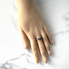 Charger l'image dans la galerie, Vintage 1970's 9ct Gold Sapphire Diamond Daisy Flower Ring