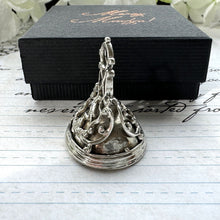 Lade das Bild in den Galerie-Viewer, Rare Georgian Silver Slag Glass Seal Fob