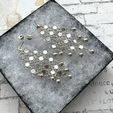 Cargar imagen en el visor de la galería, Vintage Silver Cannetille Rosette Chandelier Earrings. Fine Pure Silver Long Drop Marquise Earrings. Floral Chainmaille Earrings