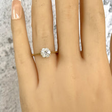 Cargar imagen en el visor de la galería, Vintage 9ct Gold 0.33ct Diamond Cluster Daisy Ring. Diamond Cluster Illusion Solitaire Engagement Ring. Art Deco Style Petite Pinky Ring