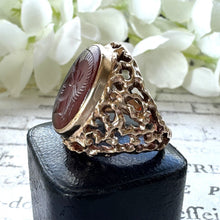 Cargar imagen en el visor de la galería, Gents 1970s 9ct Gold Intaglio Ring