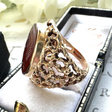 Cargar imagen en el visor de la galería, Gents 1970s 9ct Gold Intaglio Ring