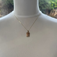 画像をギャラリービューアに読み込む, Vintage 9ct Gold Gemini Female Twins Pendant Necklace. Petite 1970s Retro Pop Art Pendant & Chain. Minimalist Layering Necklace