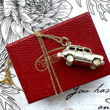 Cargar imagen en el visor de la galería, Vintage Gold On Sterling Silver London Hackney Cab Pendant Charm Necklace. Rare 1960s "Nuvo" Taxi Car & Driver Mechanical Charm On Chain