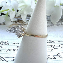 Cargar imagen en el visor de la galería, Vintage 9ct Gold White Crystal East West Marquise Ring. 9ct Yellow Gold CZ Crystal Cluster Boat Ring. Sparkling Cocktail Ring, Size L/5.75