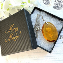 Charger l'image dans la galerie, Antique Citrine Glass Intaglio Silver Pendant Necklace