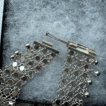 Carica l'immagine nel visualizzatore di Gallery, Vintage Sterling Silver Cannetille Choker Necklace. Fine Silver Filigree Festoon Collar Necklace. Floral Silver Chainmaille Wedding Necklace