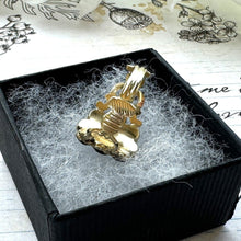 Charger l'image dans la galerie, Georgian 18ct Gold & Black Paste Mourning Ring With Hair Locket Compartment