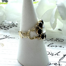 Lade das Bild in den Galerie-Viewer, Antique Georgian 18ct Gold Locket Mourning Ring