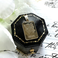 画像をギャラリービューアに読み込む, Vintage 9ct Gold Gemini Female Twins Pendant Necklace. Petite 1970s Retro Pop Art Pendant & Chain. Minimalist Layering Necklace