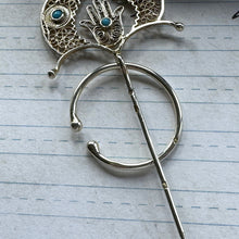 Cargar imagen en el visor de la galería, Antique French Silver, Gold & Turquoise Fibula Pin. Victorian/Edwardian Fine Cannetille Filigree Hamsa Brooch. Hand Of Fatima Amulet Fibula