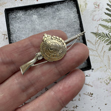Cargar imagen en el visor de la galería, Antique Rare WW1 Royal Engineers Silver & Gold Sweetheart Brooch. Miniature Lee Enfield Rifle Figural Brooch. Alternative Tie/Stock Pin.