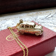 Cargar imagen en el visor de la galería, Vintage Gold On Sterling Silver London Hackney Cab Pendant Charm Necklace. Rare 1960s "Nuvo" Taxi Car & Driver Mechanical Charm On Chain