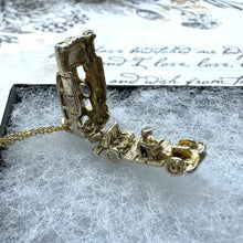 Cargar imagen en el visor de la galería, Vintage Gold On Sterling Silver London Hackney Cab Pendant Charm Necklace. Rare 1960s "Nuvo" Taxi Car & Driver Mechanical Charm On Chain
