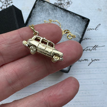 Cargar imagen en el visor de la galería, Vintage Gold On Sterling Silver London Hackney Cab Pendant Charm Necklace. Rare 1960s "Nuvo" Taxi Car & Driver Mechanical Charm On Chain
