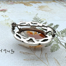 Cargar imagen en el visor de la galería, Vintage Scottish Silver Celtic Knot Dendritic Agate Brooch. Oval Sterling Silver Eternity/Love Knot Cairngorm Scottish Pebble Lapel Pin.