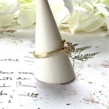 Lade das Bild in den Galerie-Viewer, Vintage 14ct Gold 3-Stone White Spinel Trilogy Ring. Art Deco Style Oblique Line Bypass Ring. Yellow Gold Cocktail Ring Size UK Q / US 8.25