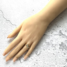 Lade das Bild in den Galerie-Viewer, Vintage 14ct Gold 3-Stone White Spinel Trilogy Ring. Art Deco Style Oblique Line Bypass Ring. Yellow Gold Cocktail Ring Size UK Q / US 8.25