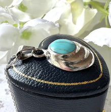 Charger l'image dans la galerie, Vintage Mexican Sterling Silver Turquoise Gemstone Pendant Necklace. Petite Minimalist Pendant & Sterling Silver Chain. Layering Necklace