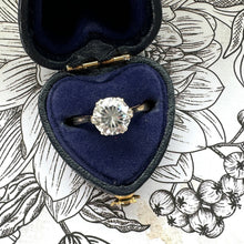 Charger l'image dans la galerie, Vintage 9ct Gold 1.50ct White Crystal Solitaire Ring. Art Deco Style Classic Engagement Ring. CZ Simulated Diamond Solitaire Ring, M/6.25