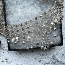 Carica l'immagine nel visualizzatore di Gallery, Vintage Sterling Silver Cannetille Choker Necklace. Fine Silver Filigree Festoon Collar Necklace. Floral Silver Chainmaille Wedding Necklace