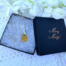 Charger l'image dans la galerie, Vintage Baltic Amber Art Nouveau Style Pendant