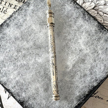 Charger l'image dans la galerie, Antique Georgian Sterling Silver Toothpick & Ear Wax Spoon. Victorian/Georgian Grooming Accessory