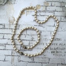 画像をギャラリービューアに読み込む, Vintage Classic White Pearl Bracelet With Gold Vermeil Clasp. Cultured Round 7mm Pearl Bracelet. 7-1/2" Single Strand Real Pearl Bracelet