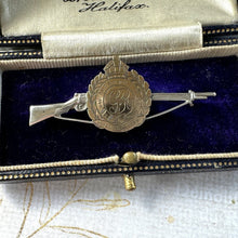 Cargar imagen en el visor de la galería, Antique Rare WW1 Royal Engineers Silver & Gold Sweetheart Brooch. Miniature Lee Enfield Rifle Figural Brooch. Alternative Tie/Stock Pin.