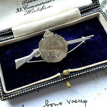 Cargar imagen en el visor de la galería, Antique Rare WW1 Royal Engineers Silver & Gold Sweetheart Brooch. Miniature Lee Enfield Rifle Figural Brooch. Alternative Tie/Stock Pin.
