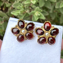 画像をギャラリービューアに読み込む, Vintage Gold On Silver Garnet & Pearl Victorian Style Earrings. Daisy Flower Gemstone Dome Stud Earrings. Antique Style Silver Gilt Earrings