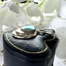 Charger l'image dans la galerie, Vintage Mexican Sterling Silver Turquoise Gemstone Pendant Necklace. Petite Minimalist Pendant & Sterling Silver Chain. Layering Necklace