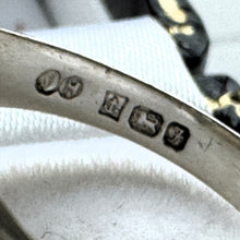 Cargar imagen en el visor de la galería, Vintage 1980s English Silver Mens Classic Signet Ring. Edwardian/Victorian Style Floral Engraved Sterling Silver Ring, UK Size U/US 10-1/4