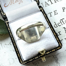 Cargar imagen en el visor de la galería, Vintage 1980s English Silver Mens Classic Signet Ring. Edwardian/Victorian Style Floral Engraved Sterling Silver Ring, UK Size U/US 10-1/4