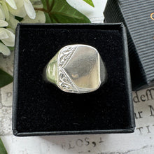 Cargar imagen en el visor de la galería, Vintage 1980s English Silver Mens Classic Signet Ring. Edwardian/Victorian Style Floral Engraved Sterling Silver Ring, UK Size U/US 10-1/4
